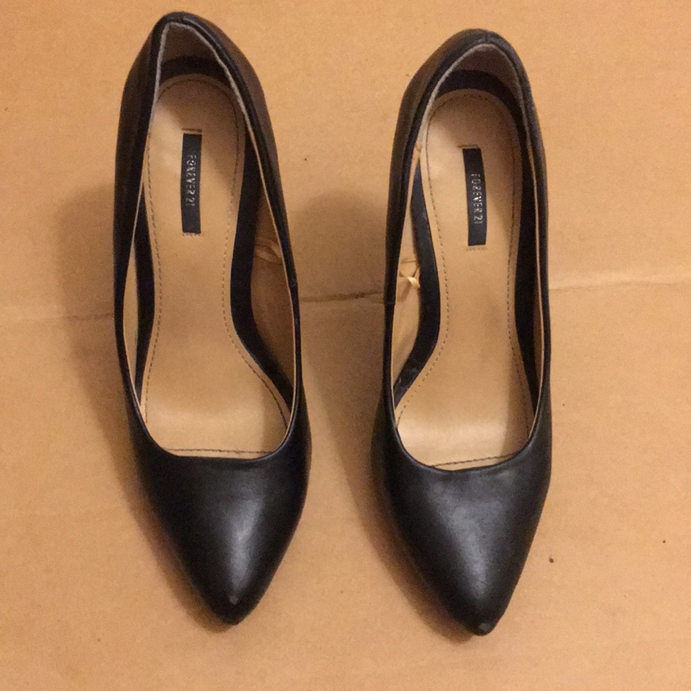 Forever 21 Black Pumps